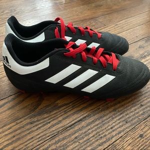 Adidas soccer cleats 🐝 (2 for $25)